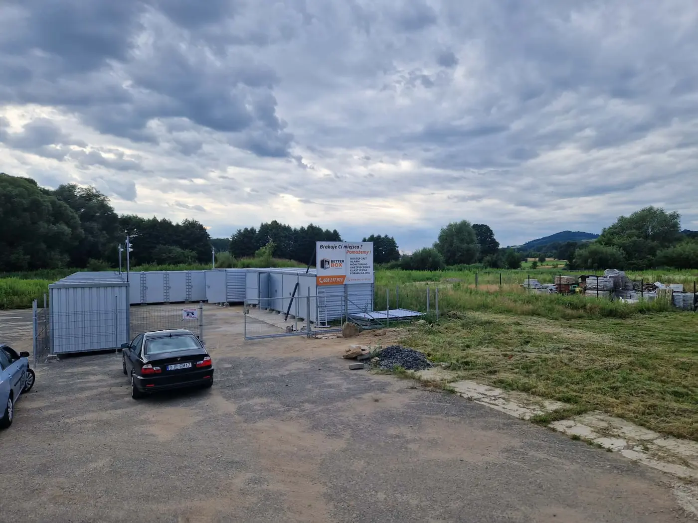 Teren self storage BetterBox w Jeżowie Sudeckim
